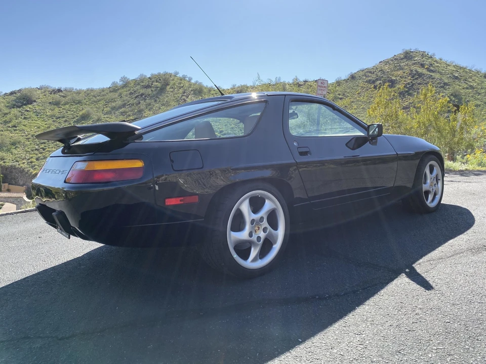 1989 Porsche 928 S4 - Image 11 of 31