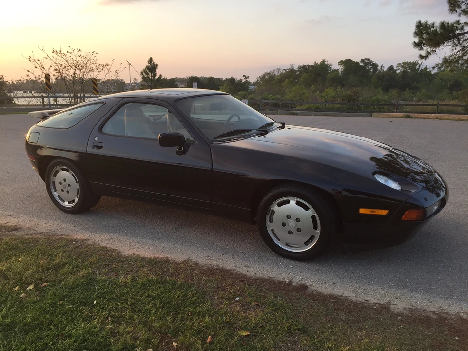1989 Porsche 928 S4 - Image 7 of 31