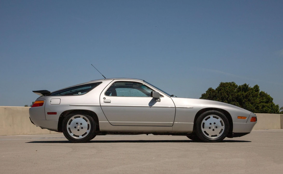 1989 Porsche 928 S4 - Image 12 of 31