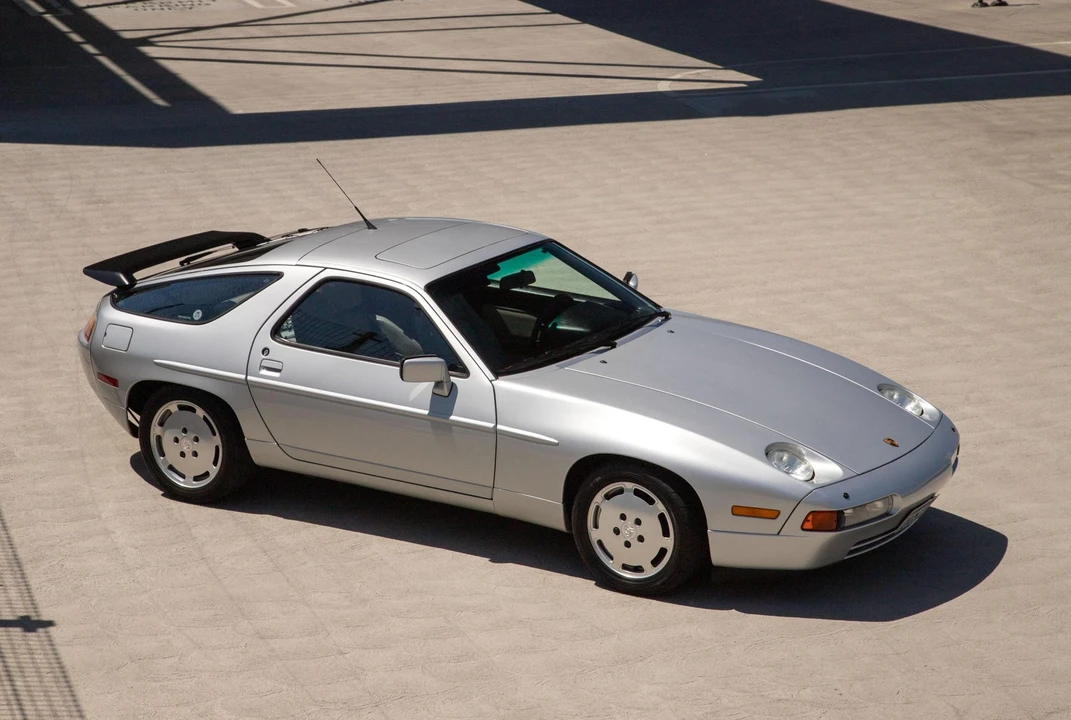 1989 Porsche 928 S4 - Image 11 of 31