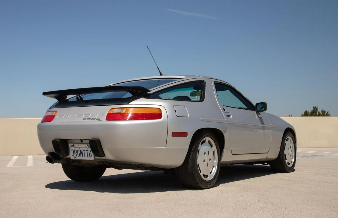 1989 Porsche 928 S4 - Image 15 of 31