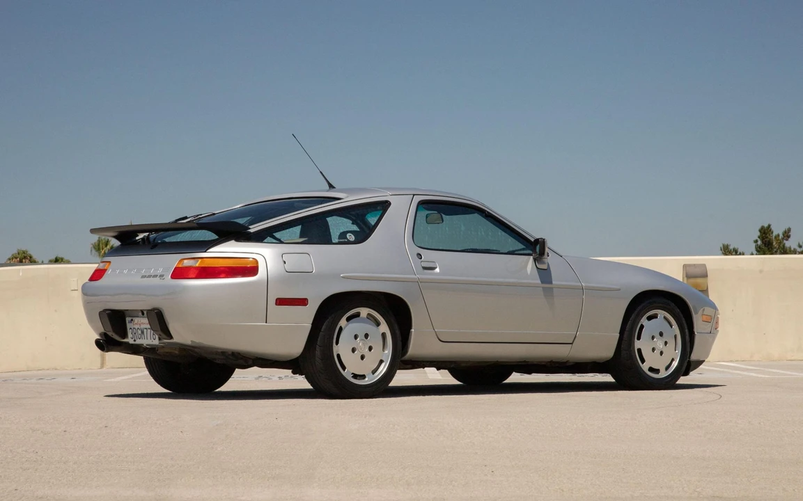 1989 Porsche 928 S4 - Image 13 of 31