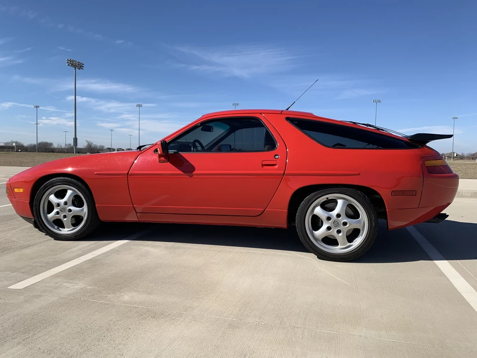 1989 Porsche 928 S4 - Image 13 of 31