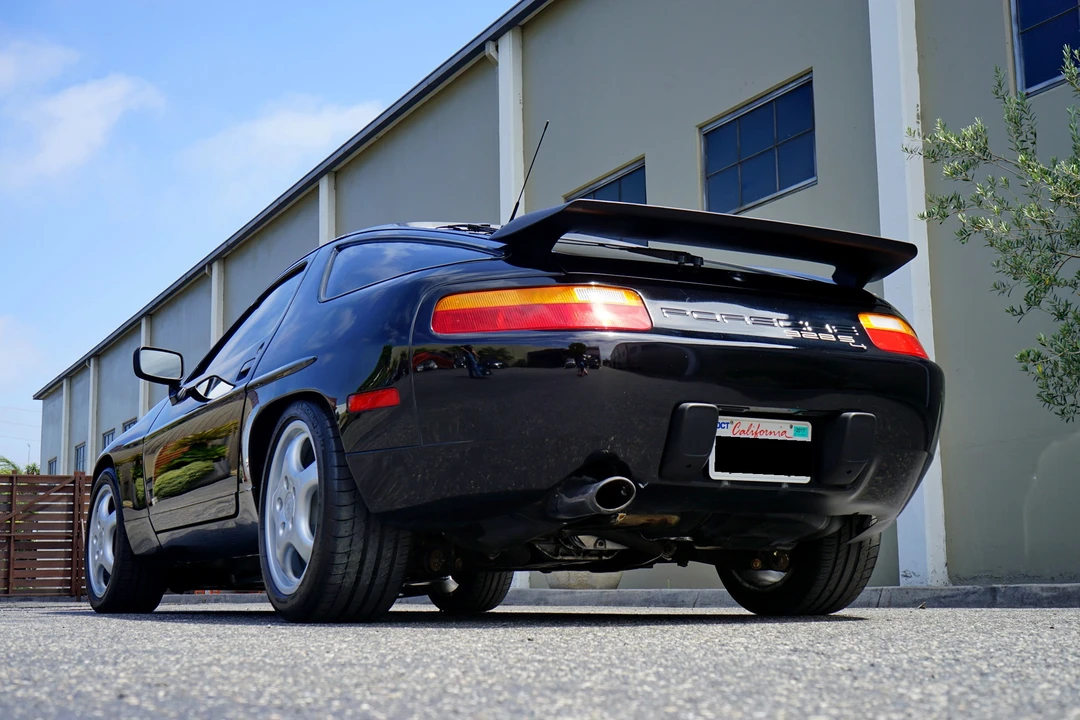 1989 Porsche 928 S4 - Image 15 of 31