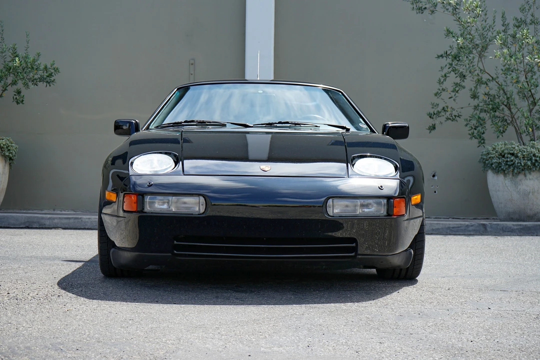 1989 Porsche 928 S4 - Image 2 of 31