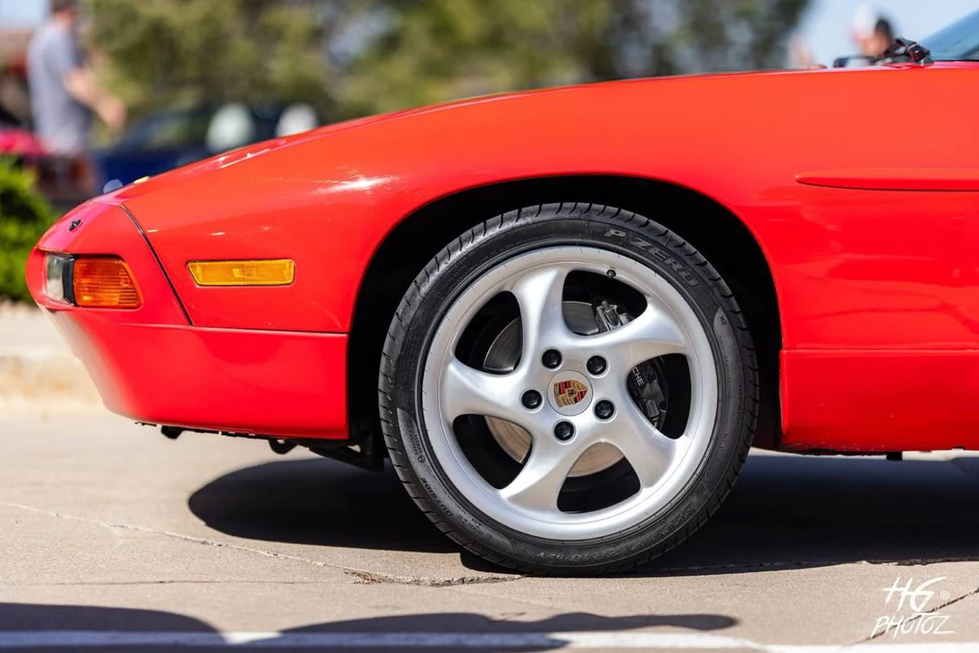 1989 Porsche 928 S4 - Image 15 of 24
