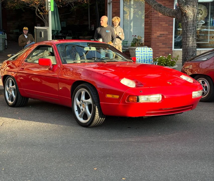 1989 Porsche 928 S4 - Image 2 of 24