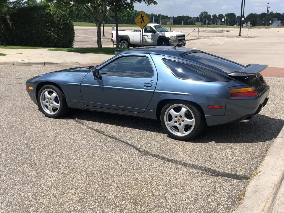 1989 Porsche 928 S4 - Image 10 of 31