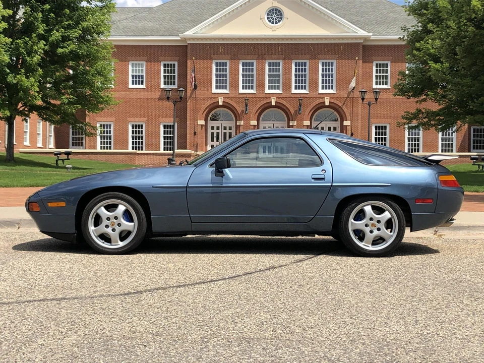 1989 Porsche 928 S4 - Image 8 of 31