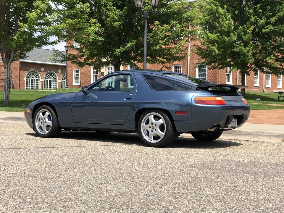 1989 Porsche 928 S4 - Image 9 of 31