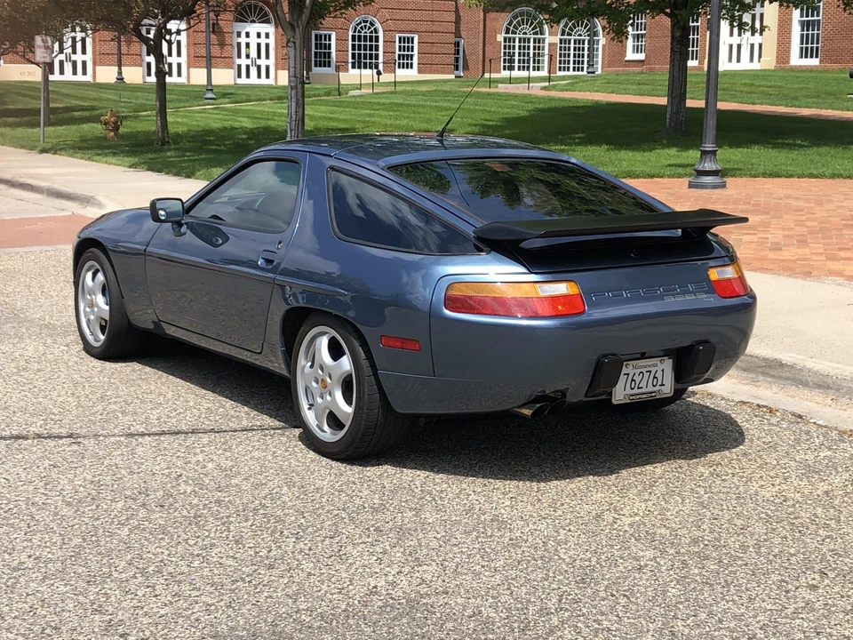 1989 Porsche 928 S4 - Image 12 of 31