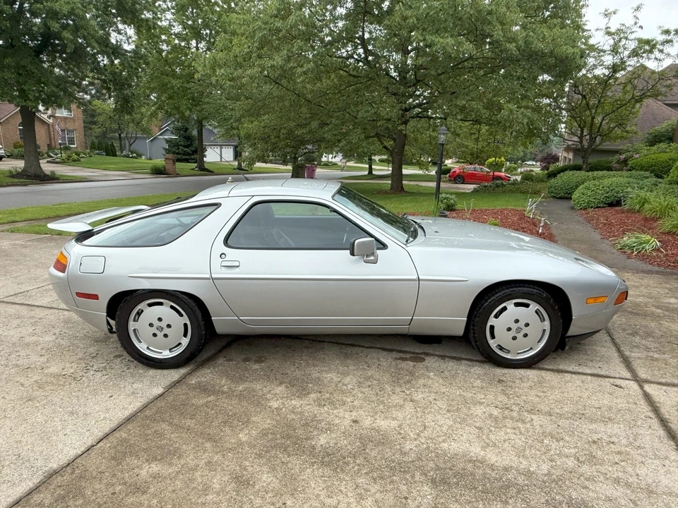 1989 Porsche 928 S4 - Image 17 of 31