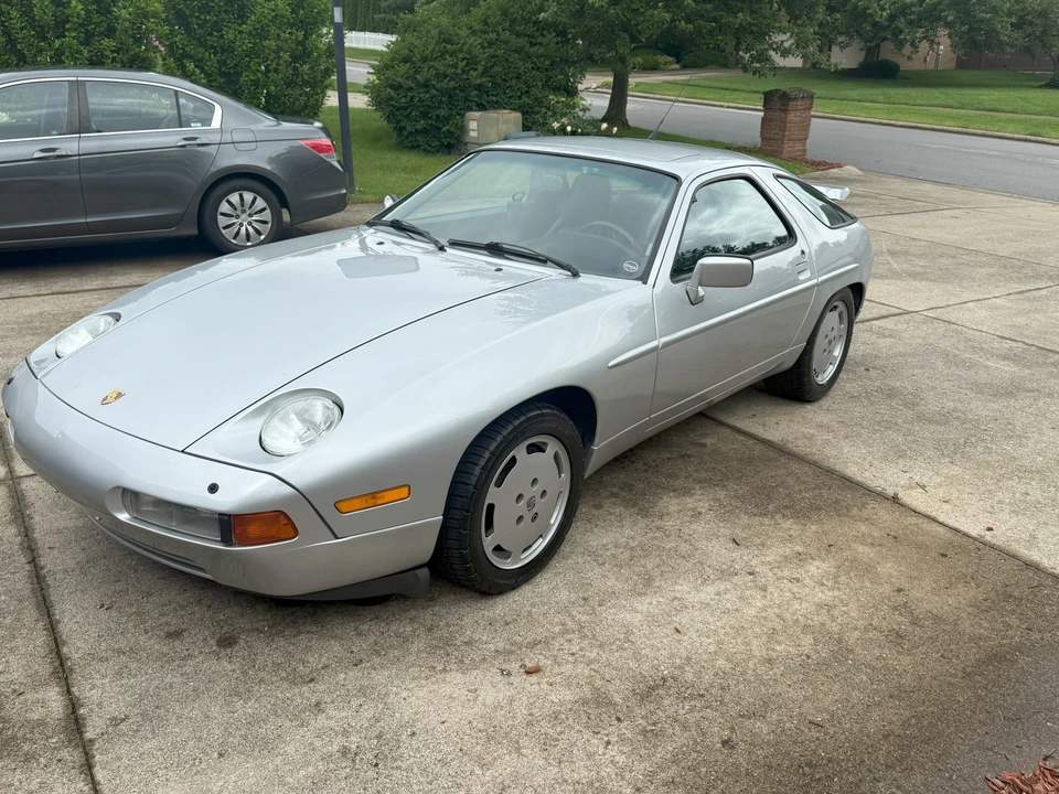 1989 Porsche 928 S4 - Image 2 of 31
