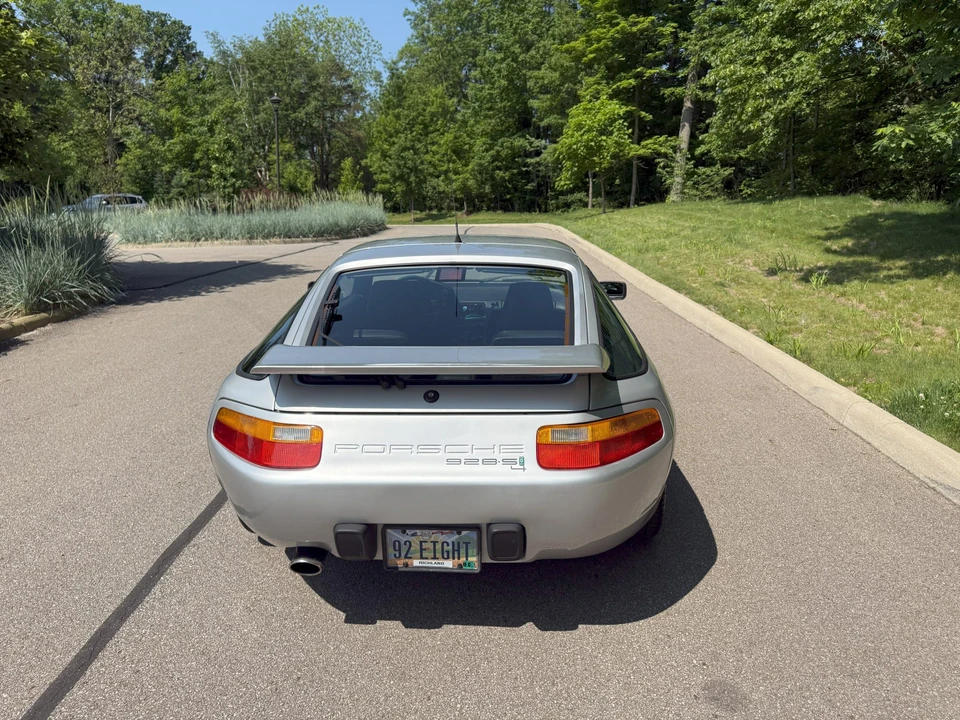 1989 Porsche 928 S4 - Image 9 of 31