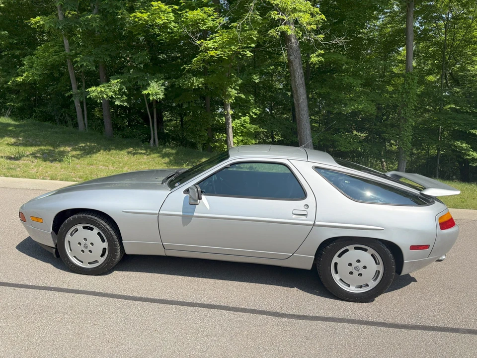 1989 Porsche 928 S4 - Image 5 of 31