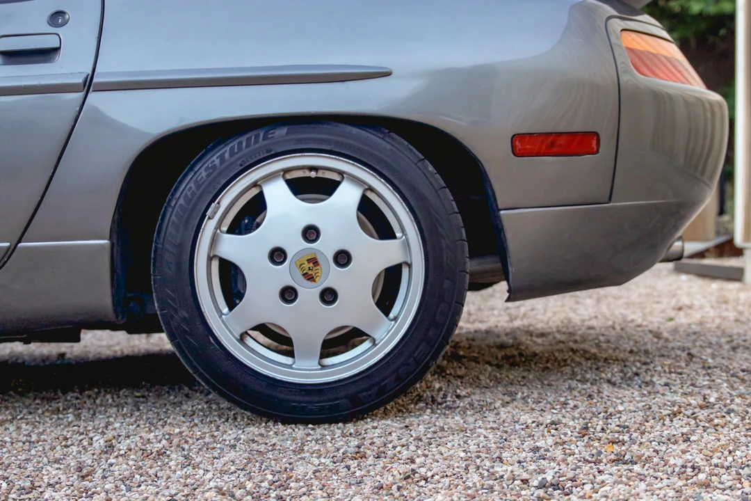 1989 Porsche 928 S4 - Image 24 of 31