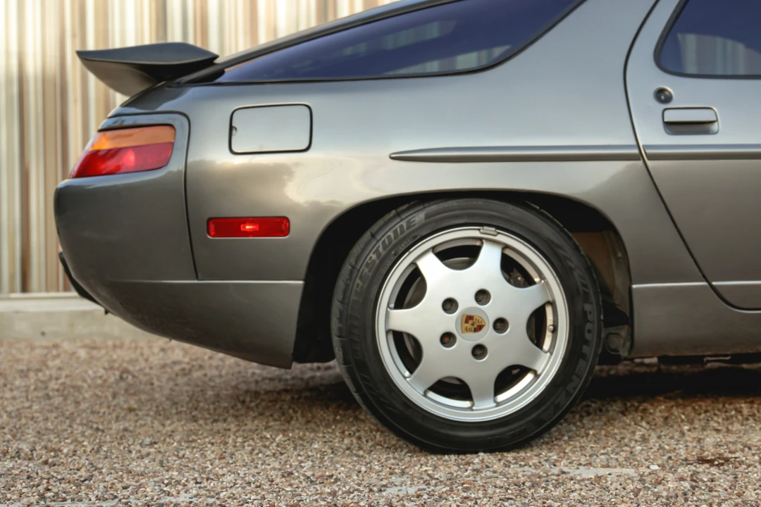1989 Porsche 928 S4 - Image 14 of 31