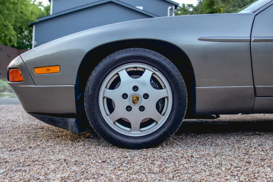1989 Porsche 928 S4 - Image 23 of 31