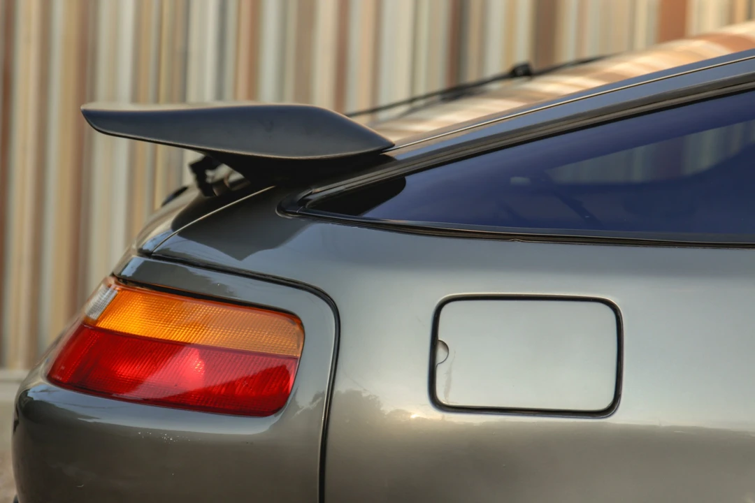 1989 Porsche 928 S4 - Image 15 of 31