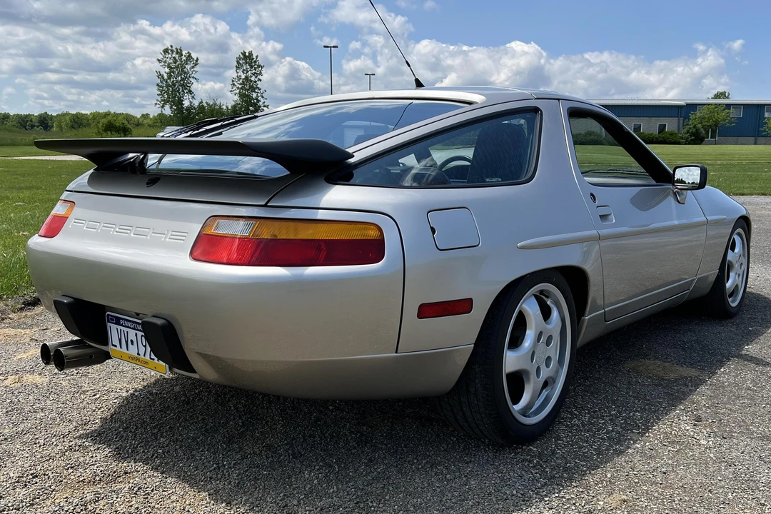 1989 Porsche 928 S4 - Image 4 of 17