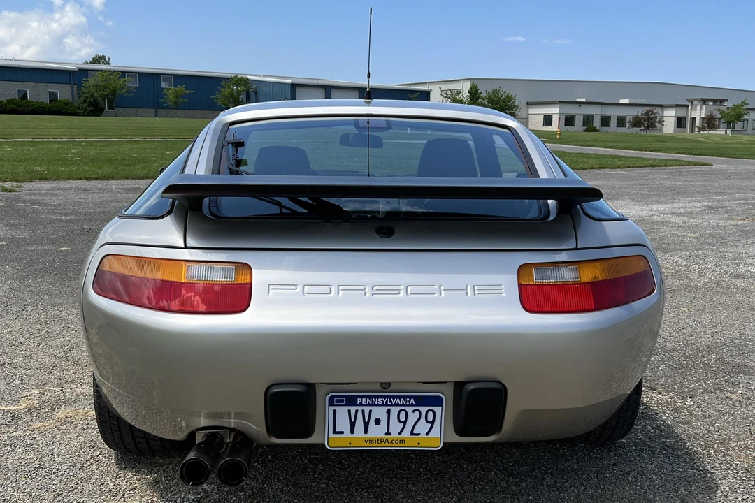 1989 Porsche 928 S4 - Image 5 of 17