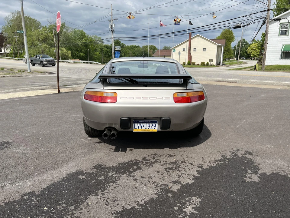 1989 Porsche 928 S4 - Image 12 of 17