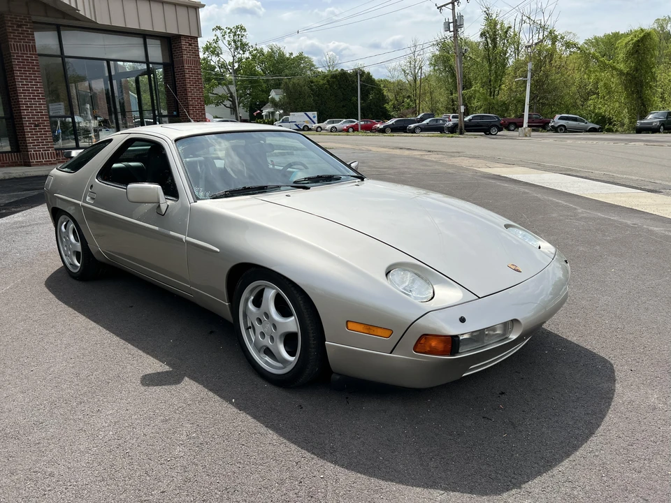 1989 Porsche 928 S4 - Image 16 of 17