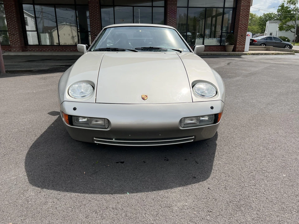 1989 Porsche 928 S4 - Image 6 of 17