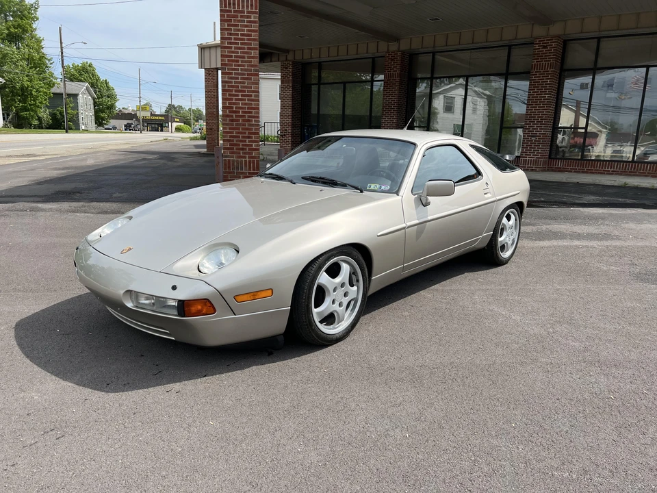 1989 Porsche 928 S4 - Image 8 of 17