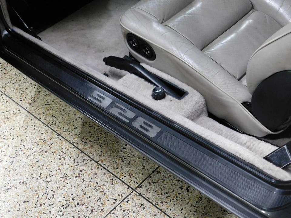 1989 Porsche 928 S4 - Image 27 of 31
