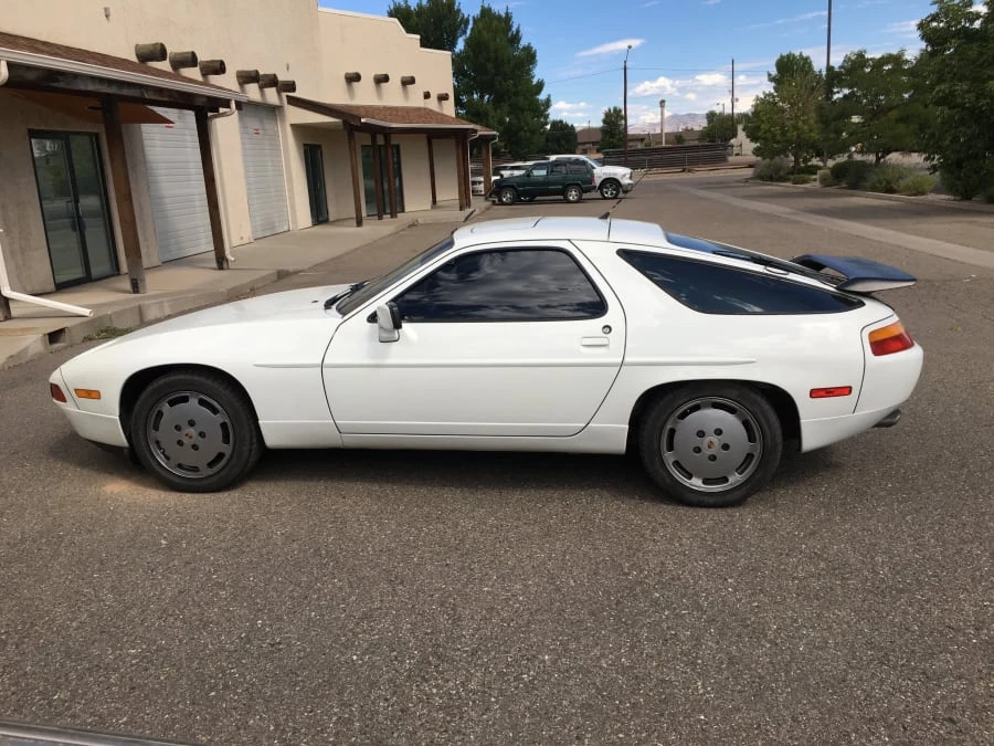 1989 Porsche 928 S4 - Image 2 of 8