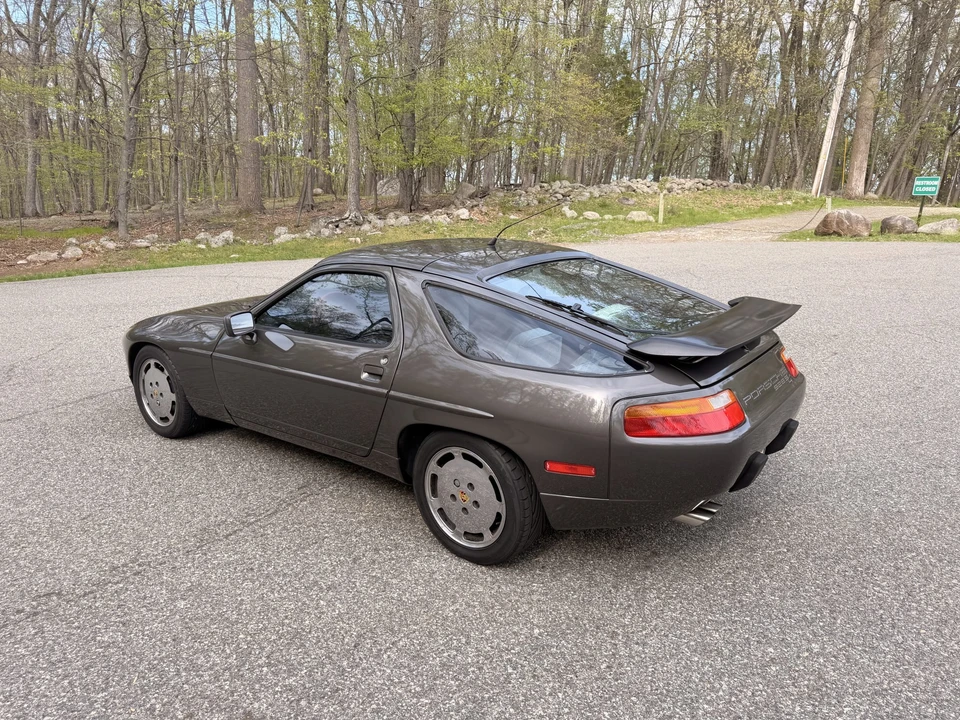 1989 Porsche 928 S4 - Image 17 of 31