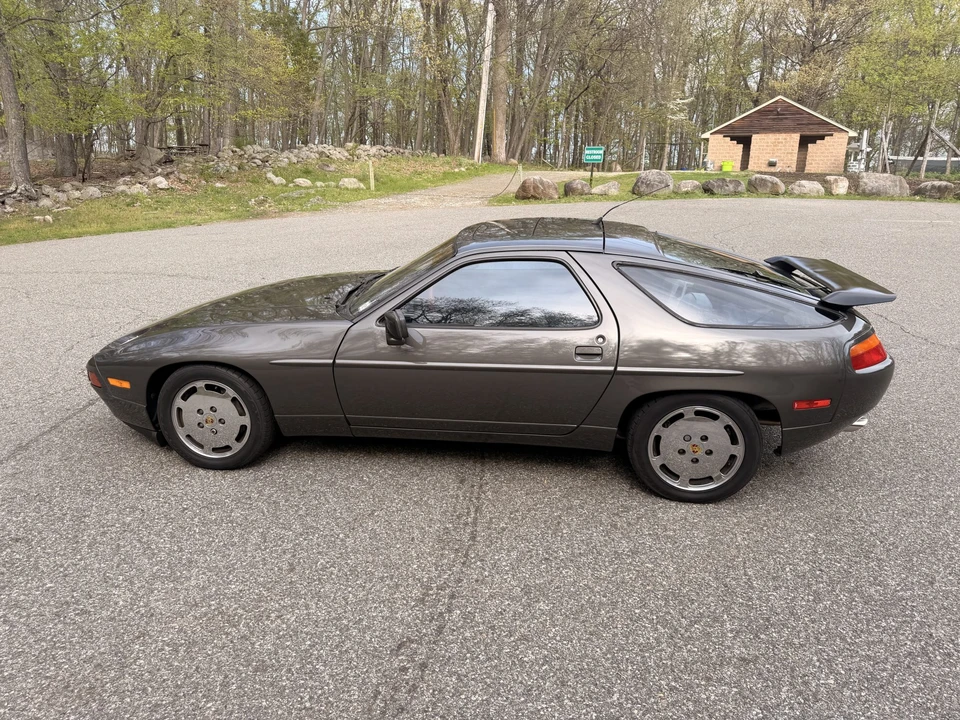 1989 Porsche 928 S4 - Image 16 of 31