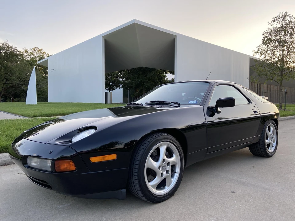 1989 Porsche 928 S4 - Image 2 of 31