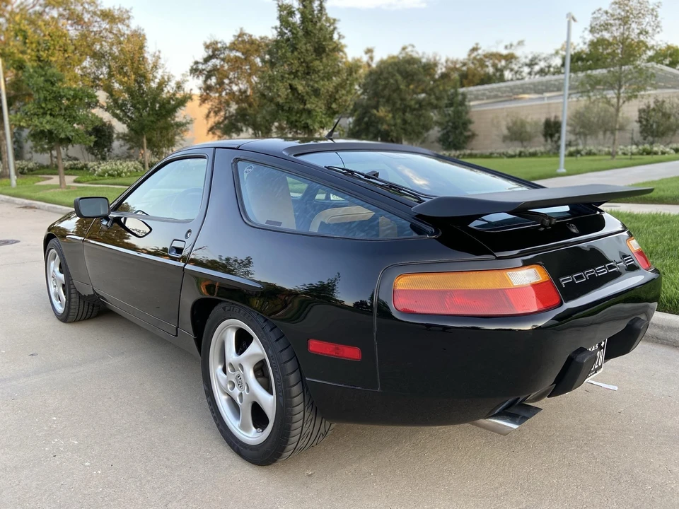 1989 Porsche 928 S4 - Image 28 of 31