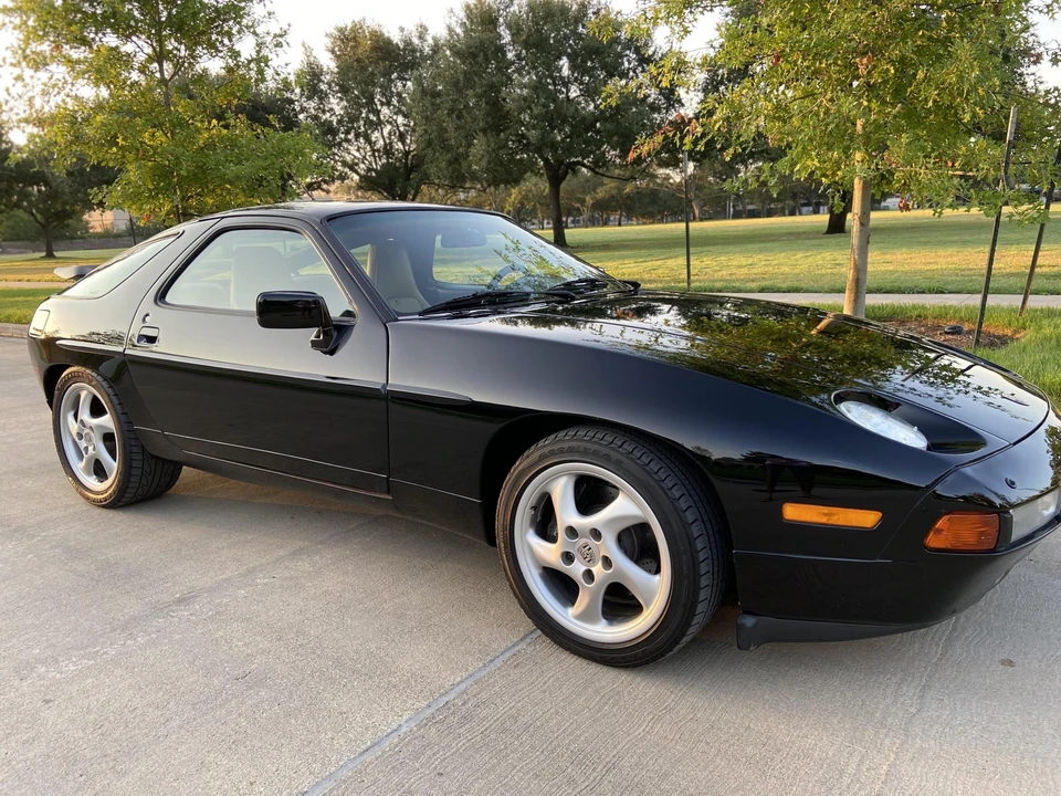 1989 Porsche 928 S4 - Image 14 of 31