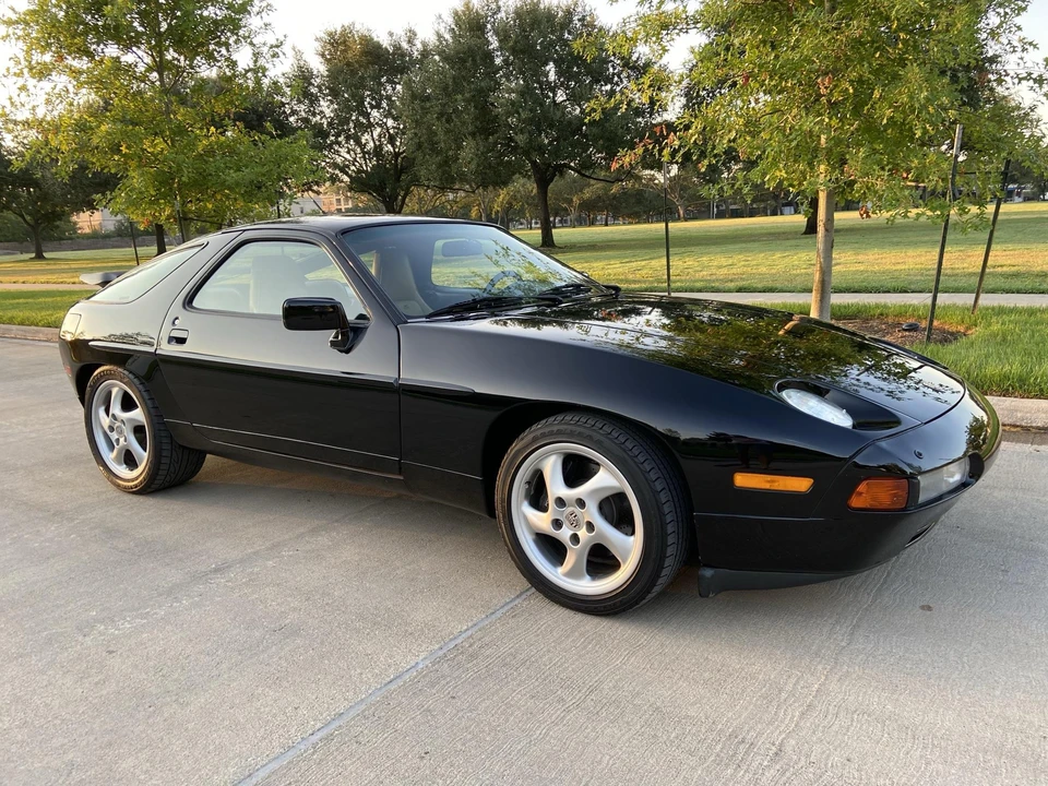 1989 Porsche 928 S4 - Image 15 of 31