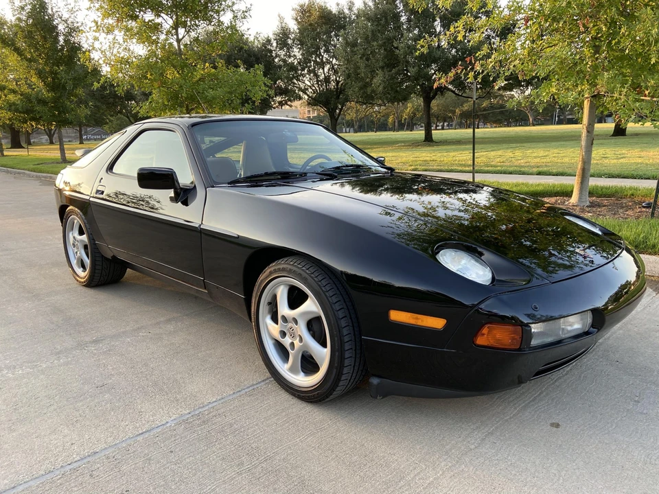 1989 Porsche 928 S4 - Image 13 of 31