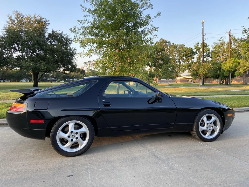 1989 Porsche 928 S4 - Image 18 of 31