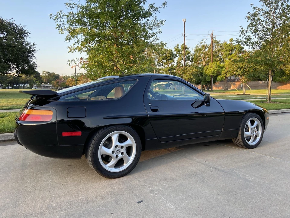 1989 Porsche 928 S4 - Image 19 of 31