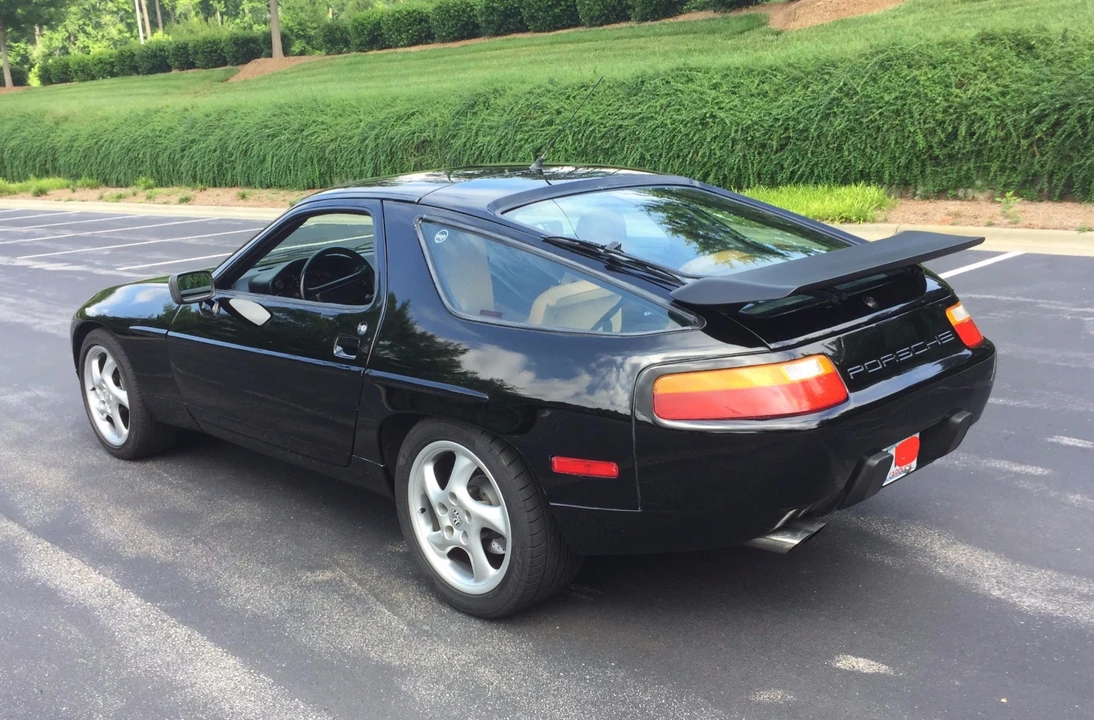 1989 Porsche 928 S4 - Image 7 of 31