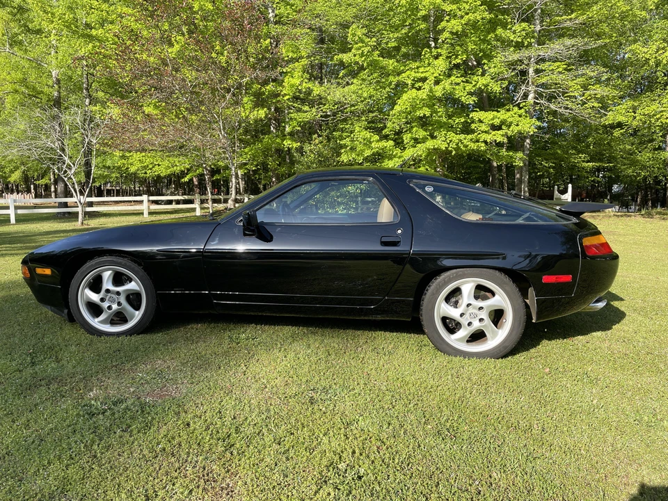 1989 Porsche 928 S4 - Image 9 of 16