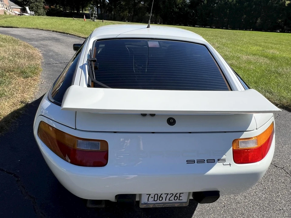 1989 Porsche 928 S4 - Image 19 of 31