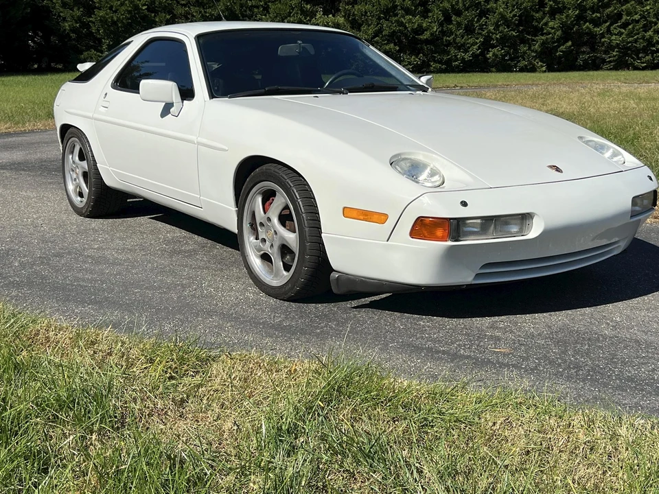 1989 Porsche 928 S4 - Image 9 of 31