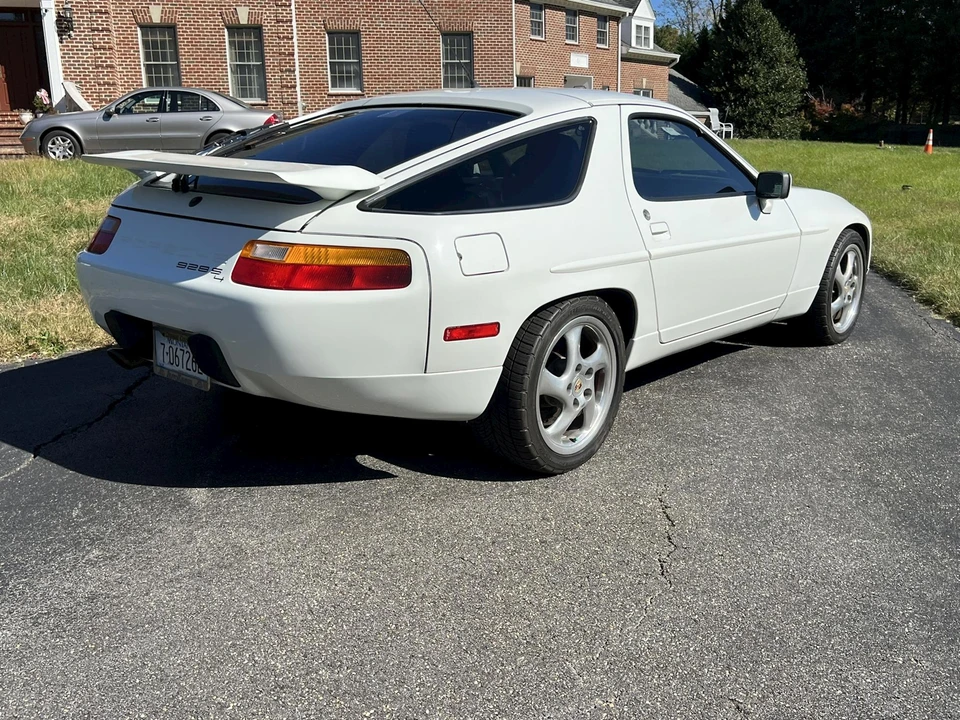 1989 Porsche 928 S4 - Image 12 of 31