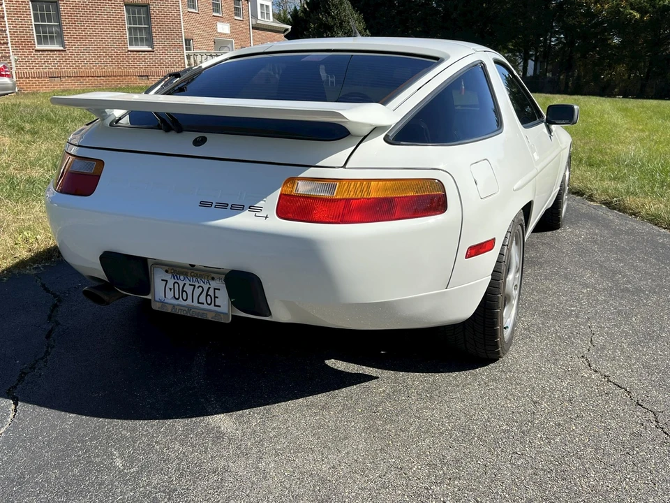 1989 Porsche 928 S4 - Image 16 of 31