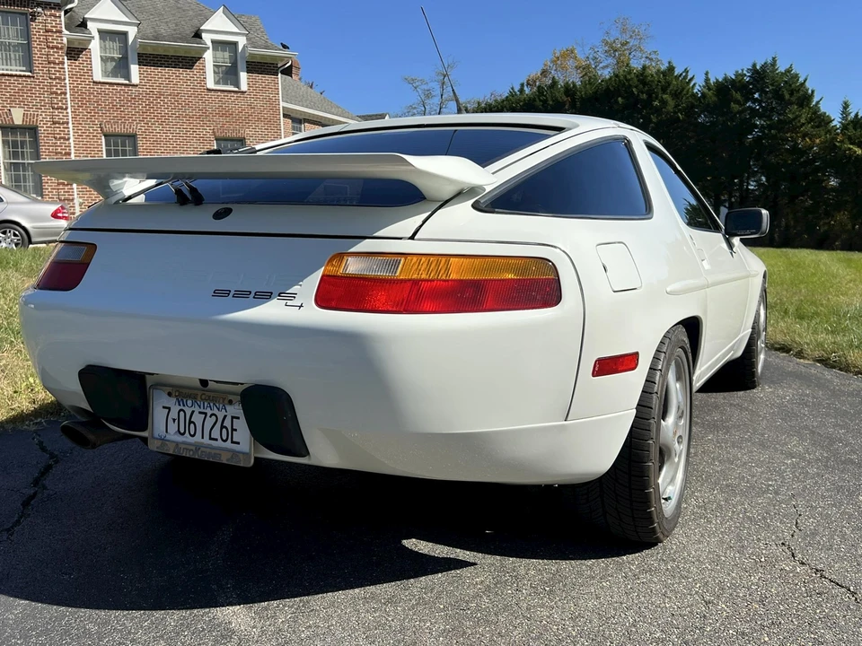 1989 Porsche 928 S4 - Image 15 of 31