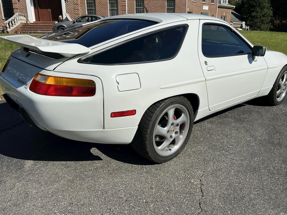 1989 Porsche 928 S4 - Image 14 of 31