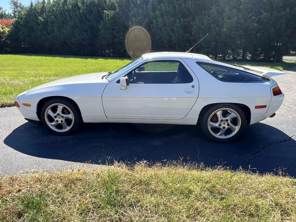 1989 Porsche 928 S4 - Image 9 of 31
