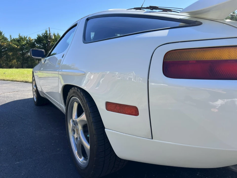 1989 Porsche 928 S4 - Image 27 of 31